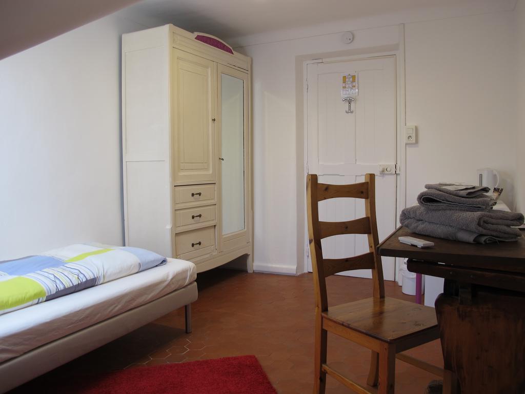 Budget Single Room Shared Shower Toilet,645261138:JPEG