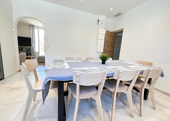 Maison de Ville de 6 Chambres tout confort Inclus à Cannes
